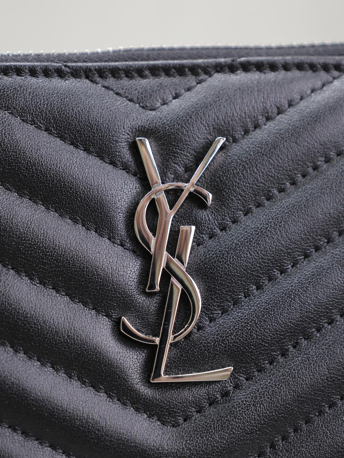 CLUTCH 24 IN BLACK QUILTED CALFSKIN SILVER BUCKLE mysite