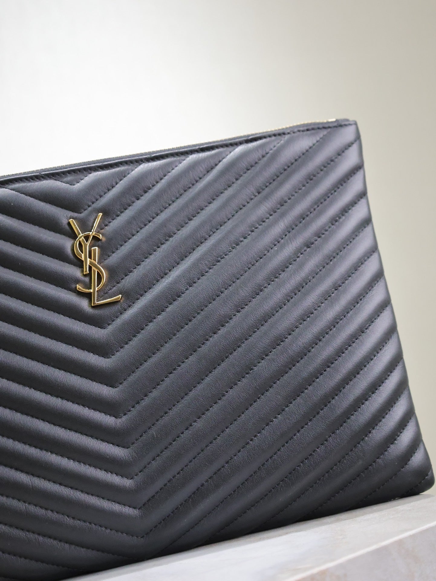 CLUTCH 36 IN BLACK QUILTED CALFSKIN GOLD BUCKLE mysite