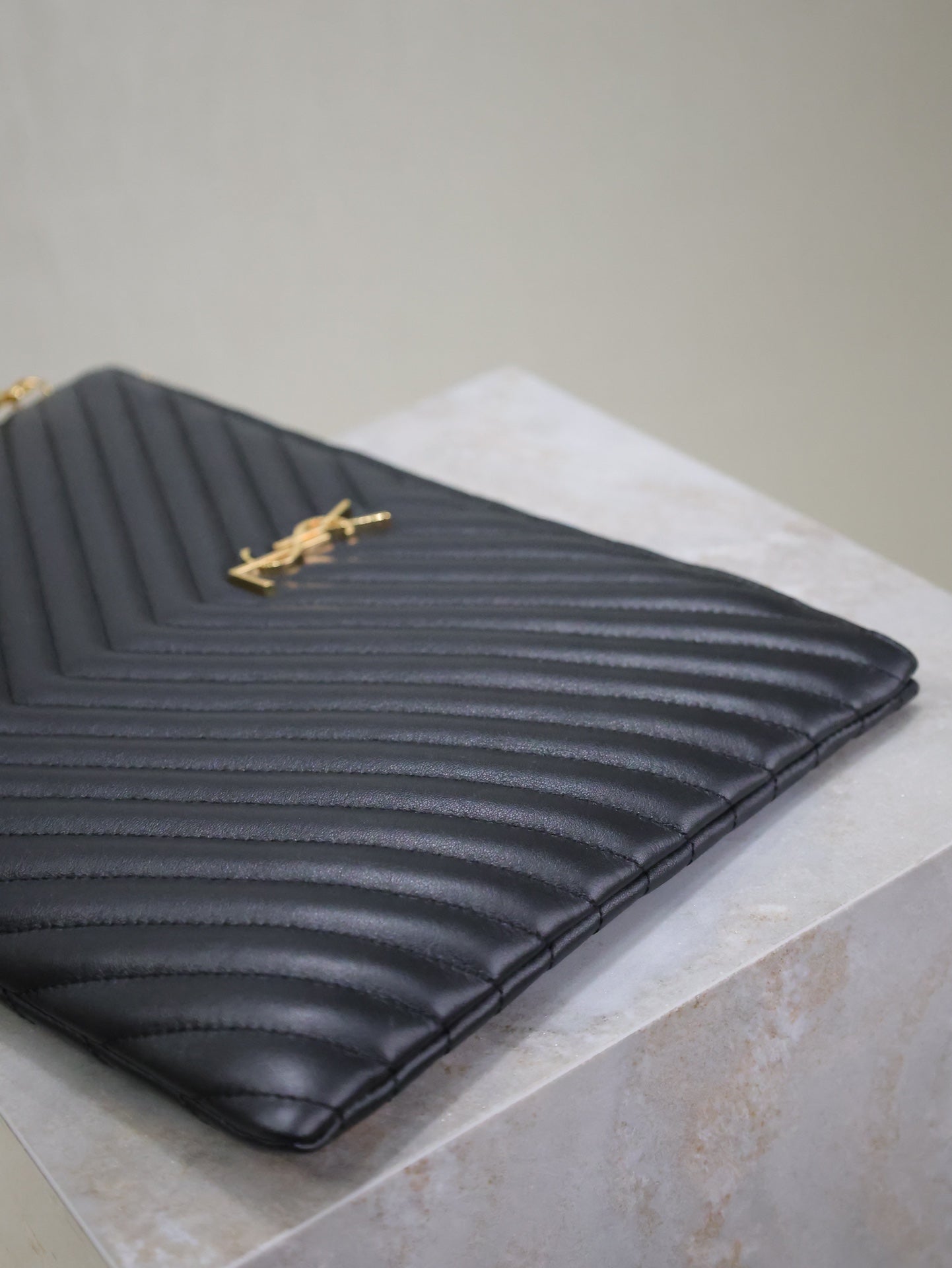 CLUTCH 36 IN BLACK QUILTED CALFSKIN GOLD BUCKLE mysite