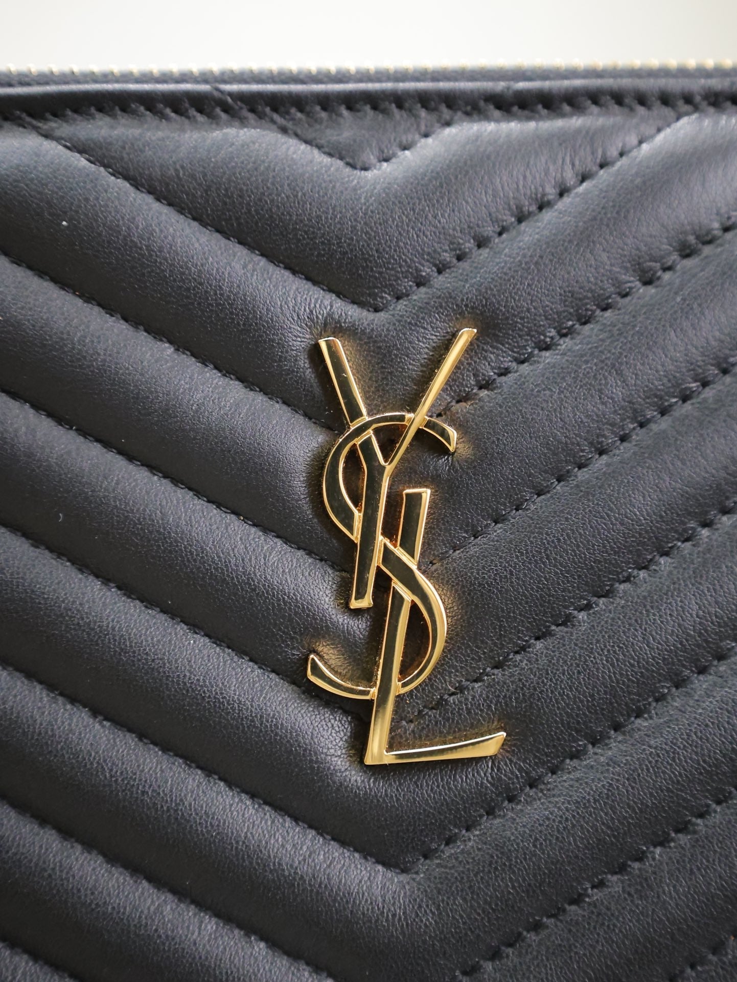 CLUTCH 36 IN BLACK QUILTED CALFSKIN GOLD BUCKLE mysite