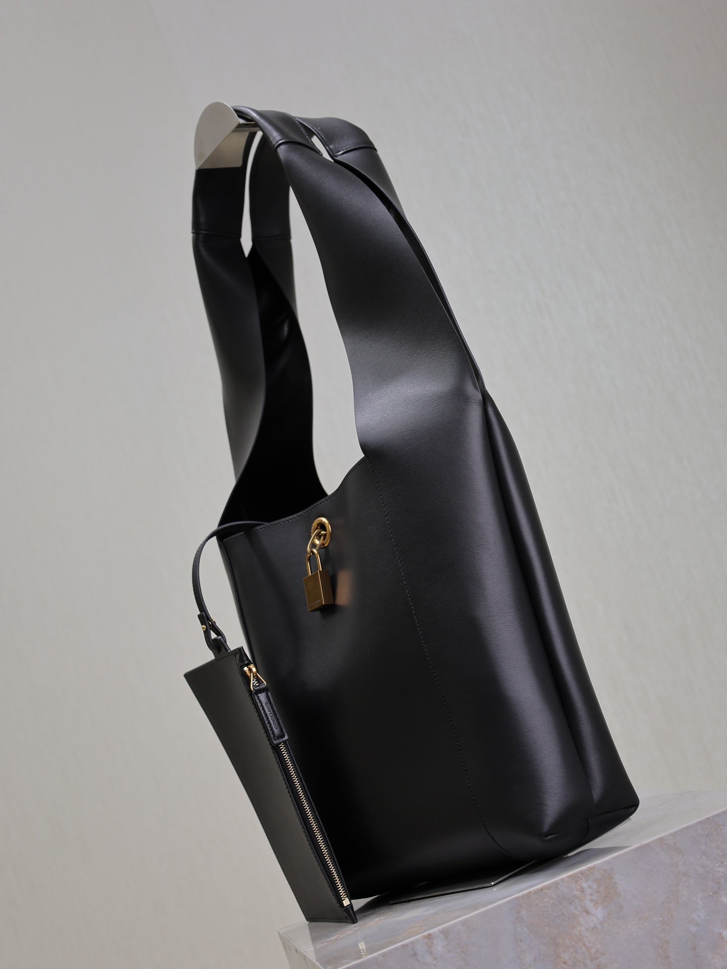 TANGER HOBO BAG 27 IN BLACK CALFSKIN mysite