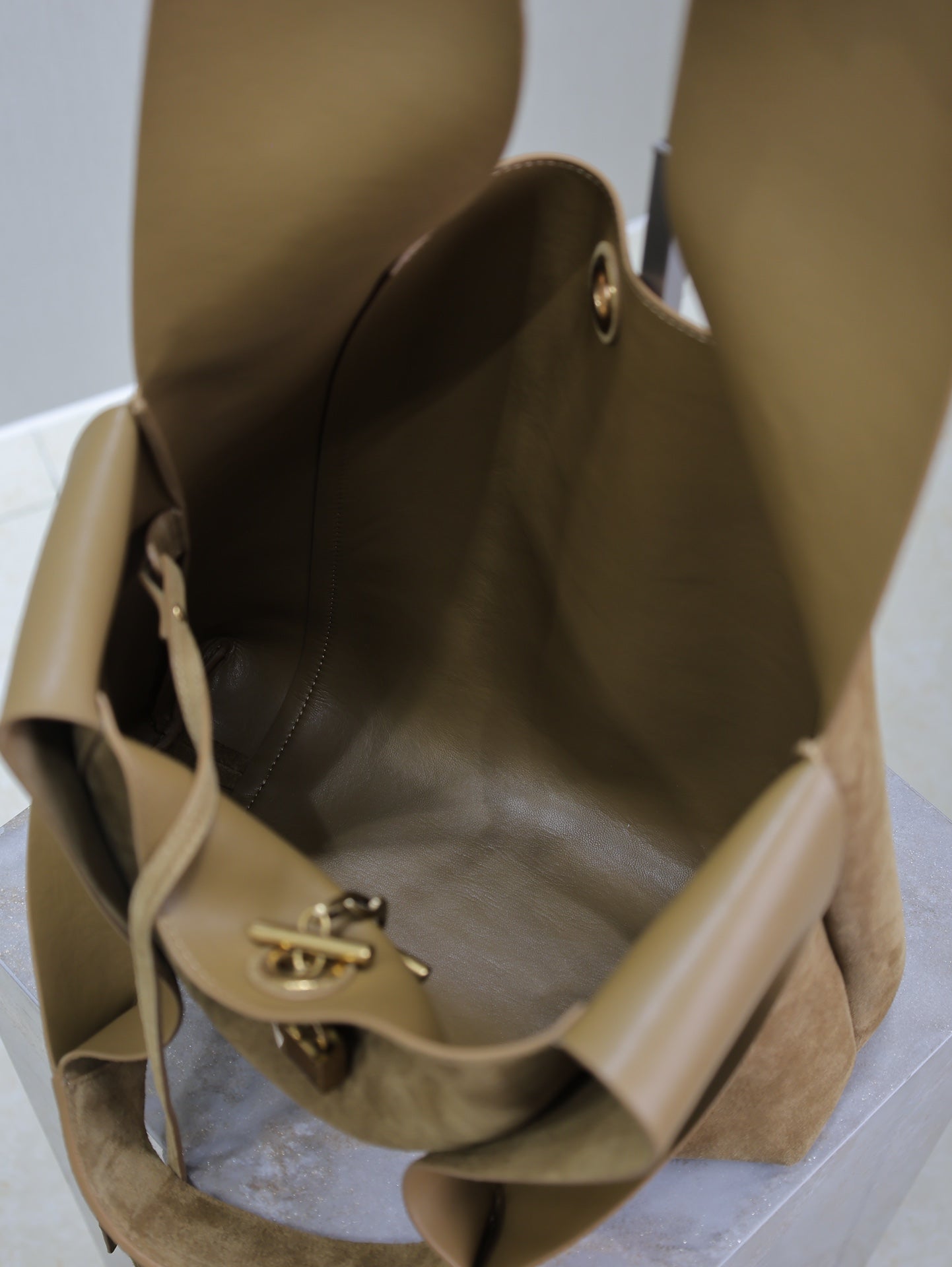 TANGER HOBO BAG 27 IN PEANUT BROWN SUEDE mysite
