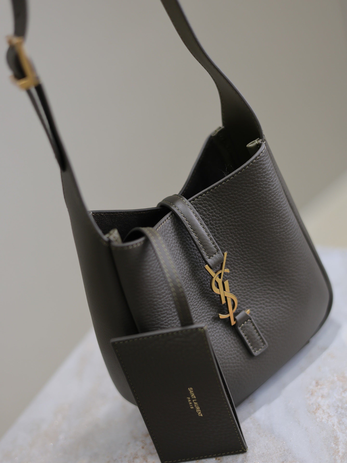 LE 5 À 7 MINI BAG 16 IN KHAKI GREEN LAMBSKIN mysite