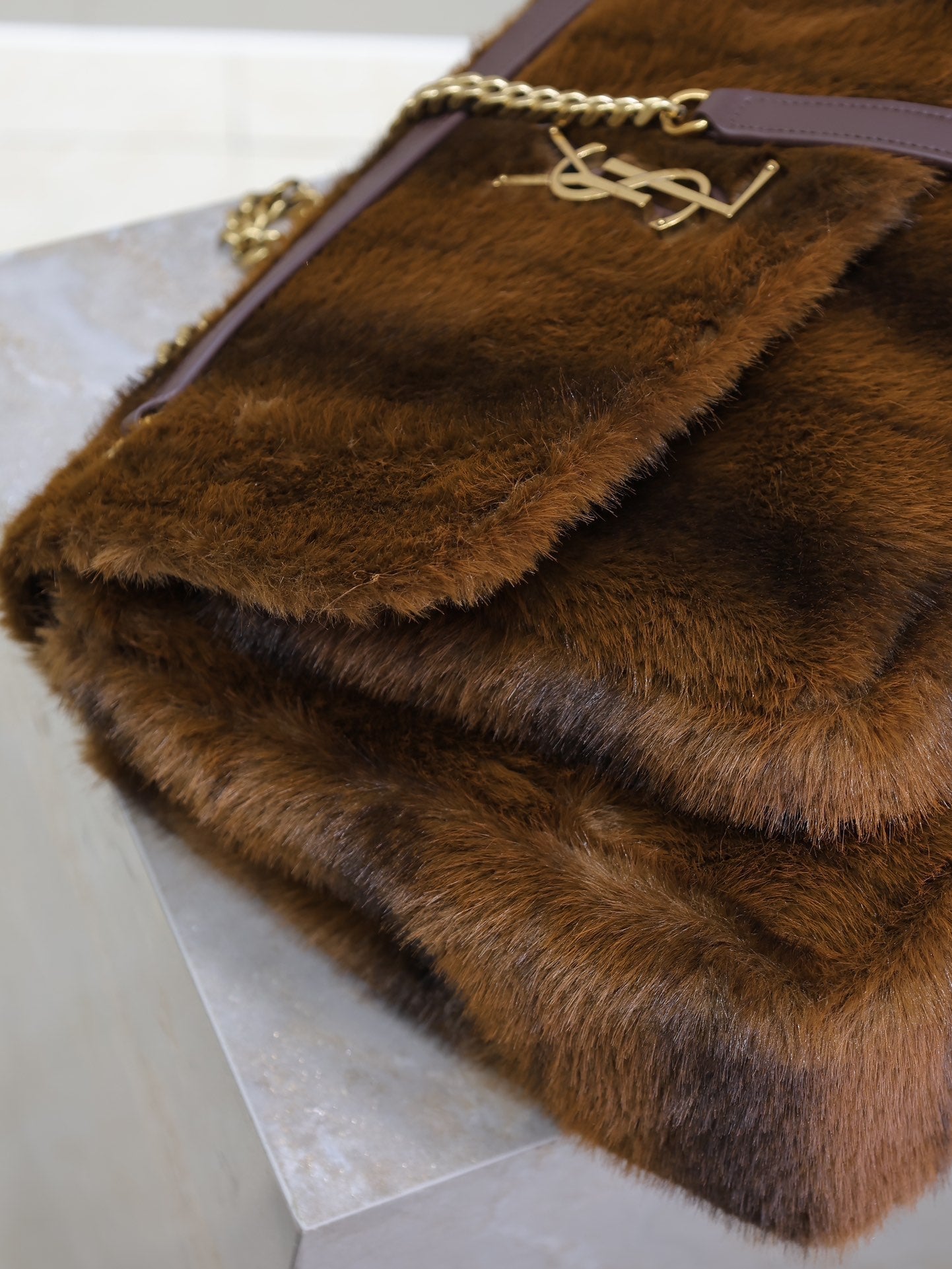 NIKI LARGE 32 IN COFFE BROWN MINK FUR GOLD HARDWARE mysite