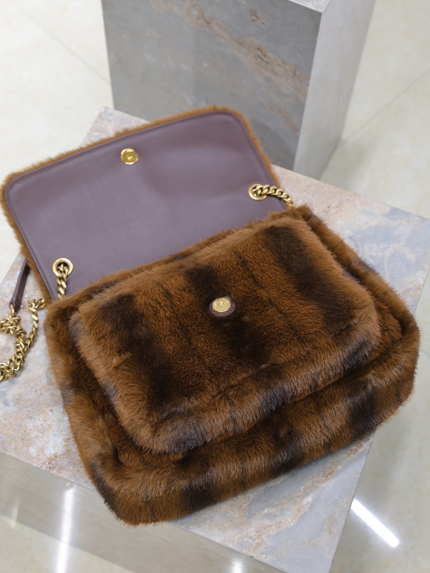 NIKI LARGE 32 IN COFFE BROWN MINK FUR GOLD HARDWARE mysite