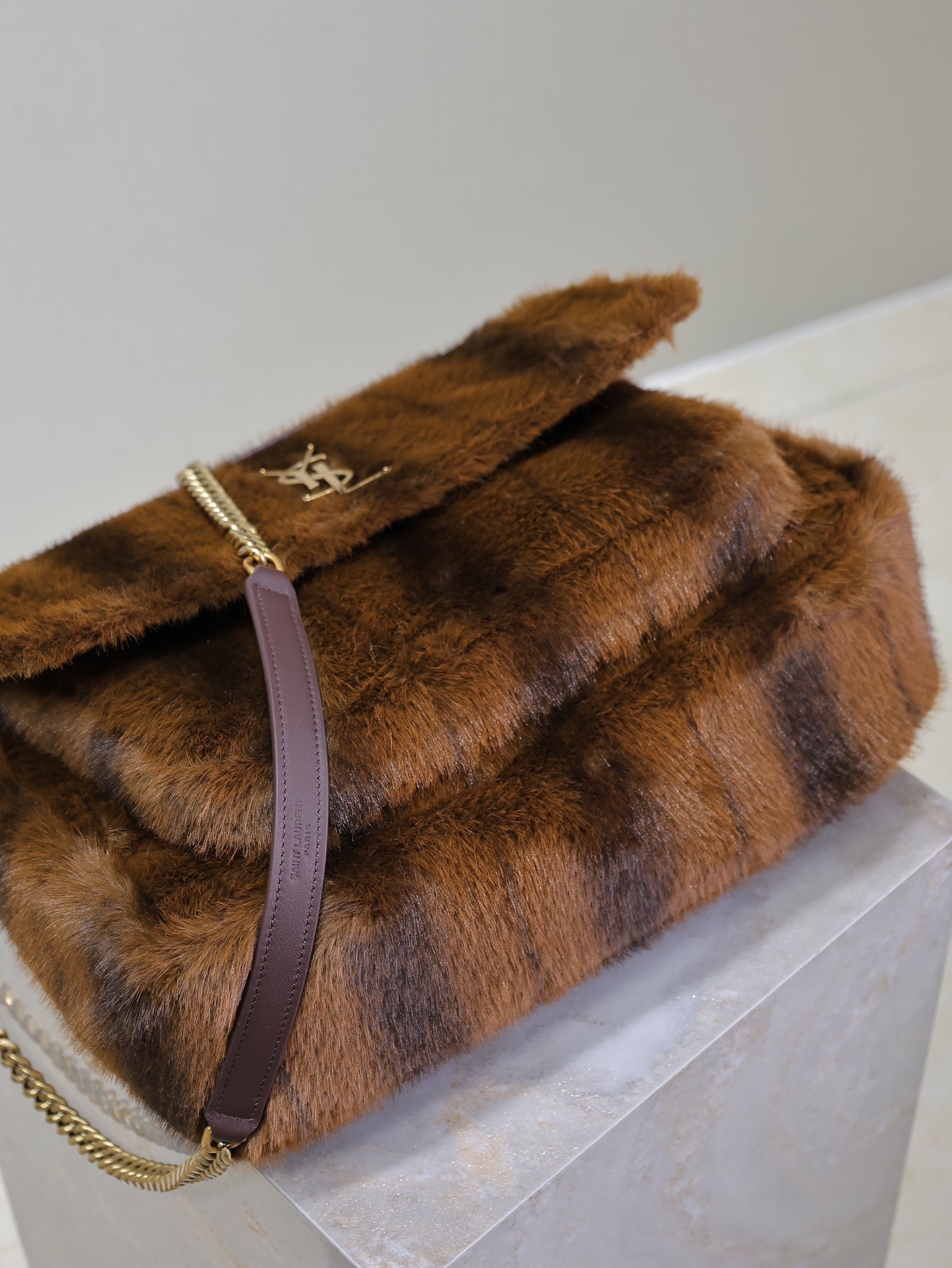 NIKI LARGE 32 IN COFFE BROWN MINK FUR GOLD HARDWARE mysite
