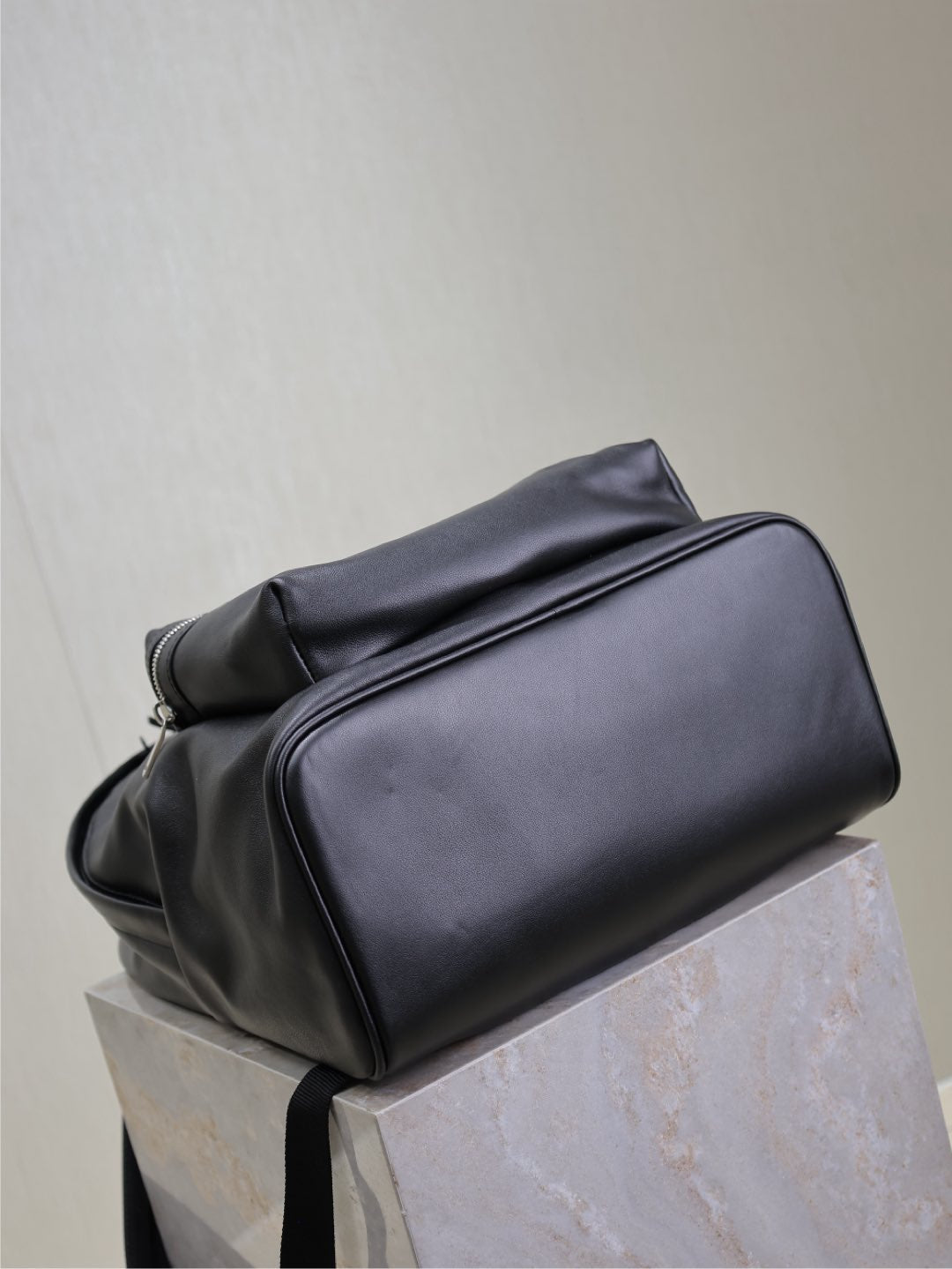 CITY BACKPACK 38 IN BLACK CALFSKIN mysite
