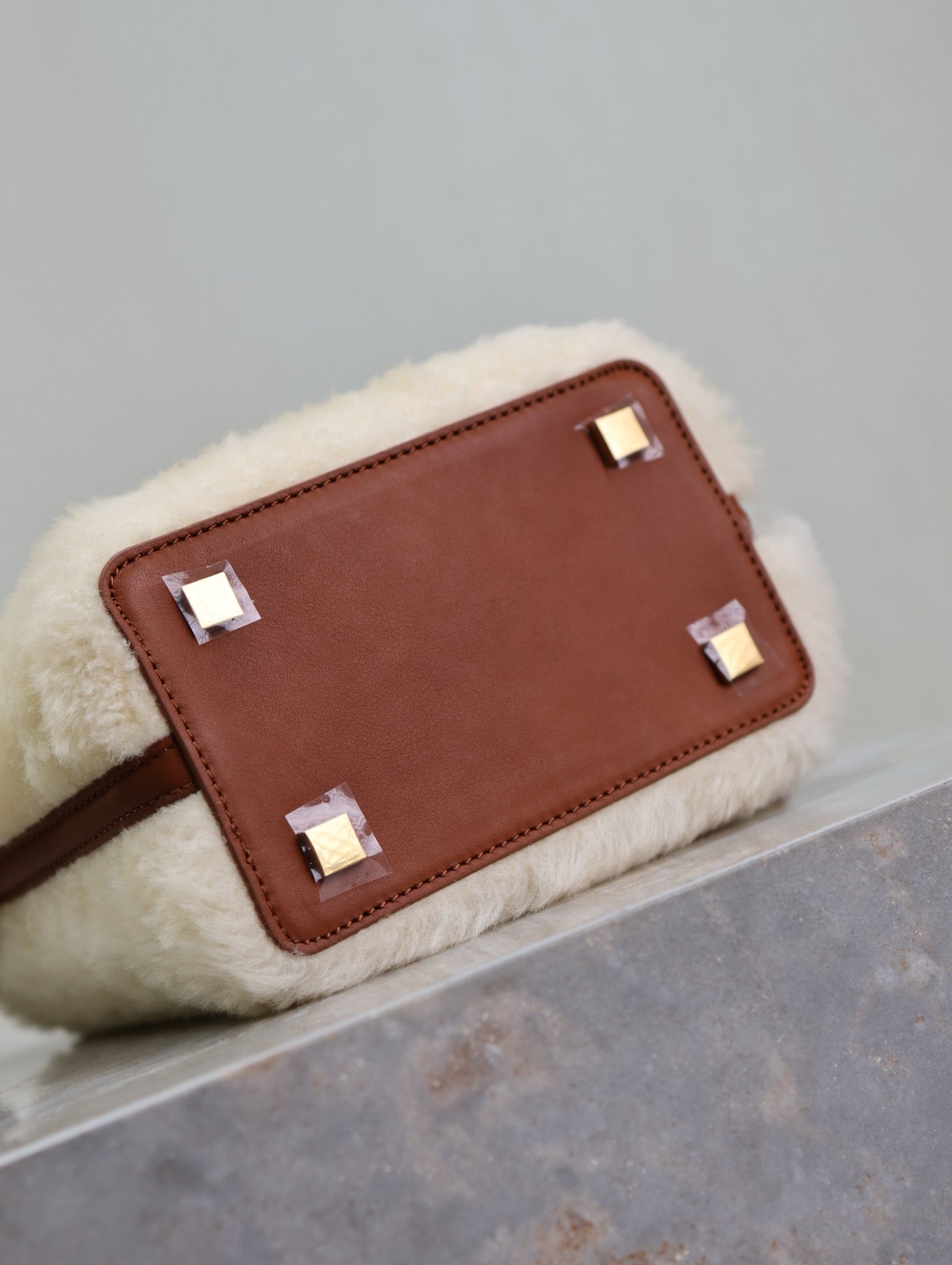 LE 37 MINI BUCKET BAG 15 IN CREAM SHEARLING AND BROWN LEATHER TRIM mysite