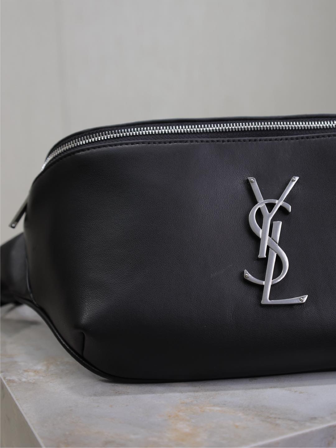 CLASSIC CROSSBODY BAG 25 IN BLACK LAMBSKIN SILVER LOGO mysite