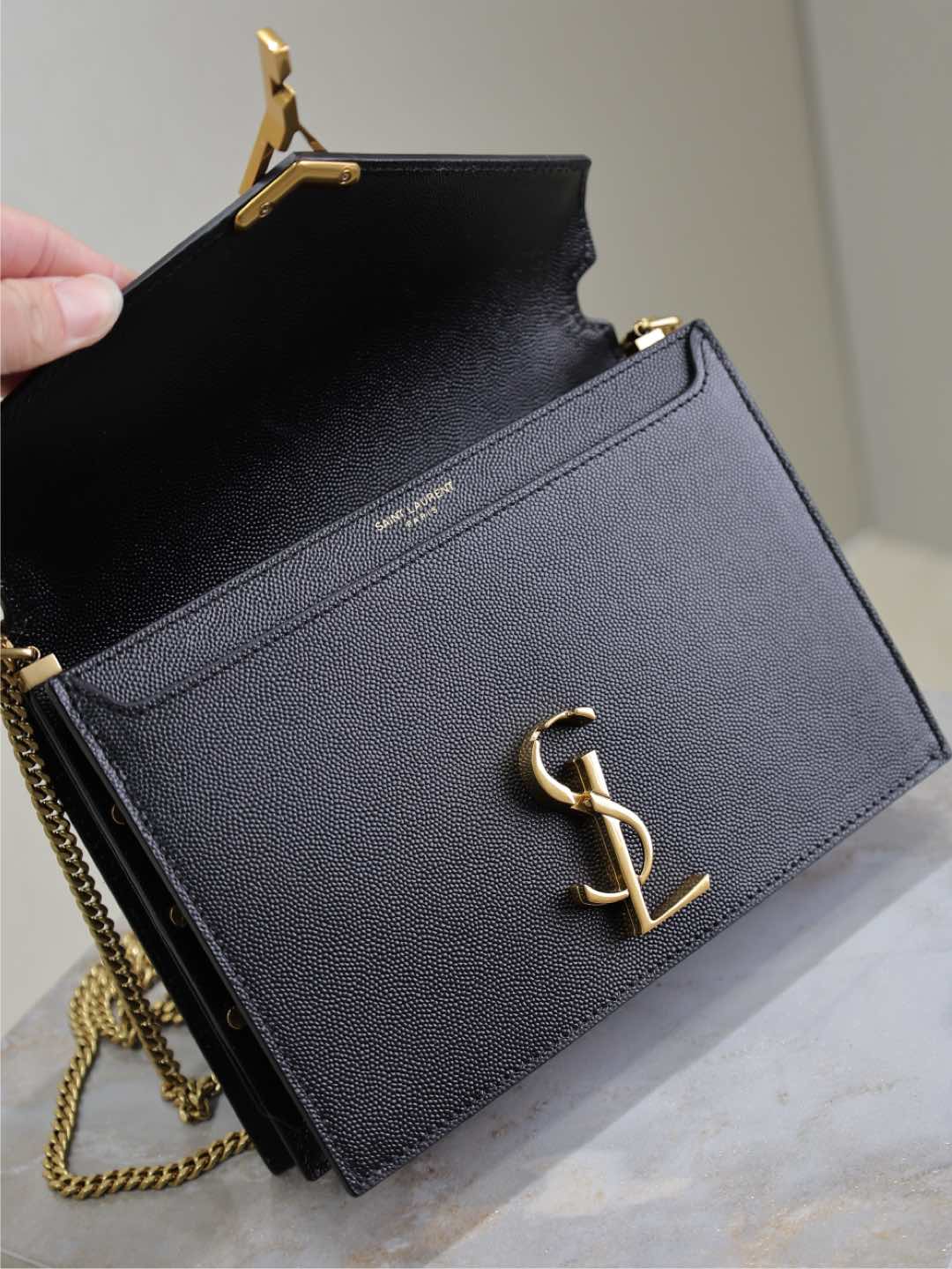 CASSANDRA CHAIN BAG 22 IN BLACK CAVIAR PATTERN CALFSKIN GOLD HARDWARE mysite