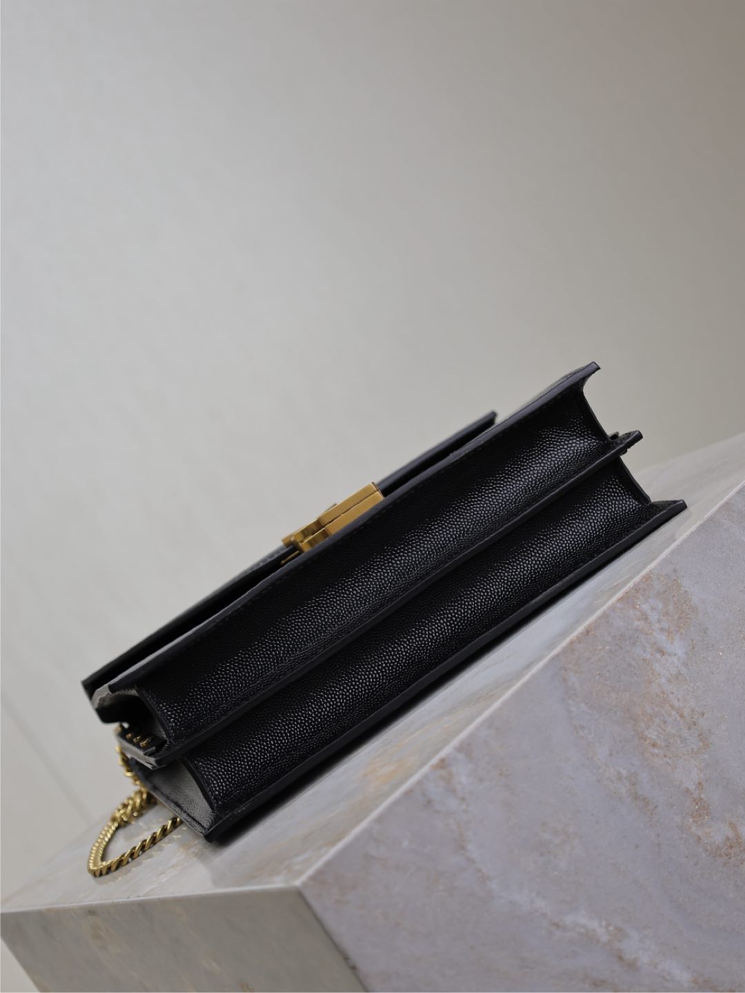 CASSANDRA CHAIN BAG 22 IN BLACK CAVIAR PATTERN CALFSKIN GOLD HARDWARE mysite