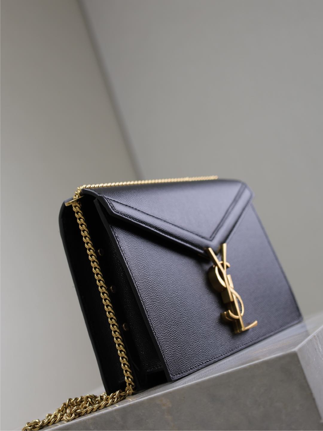 CASSANDRA CHAIN BAG 22 IN BLACK CAVIAR PATTERN CALFSKIN GOLD HARDWARE mysite