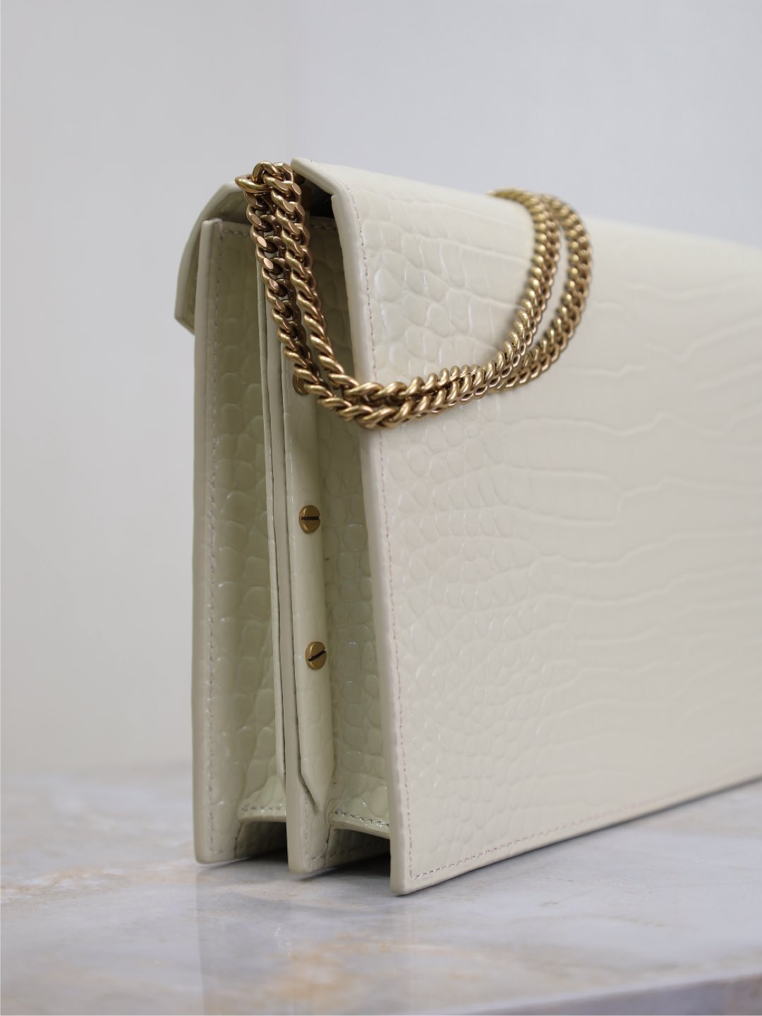 CASSANDRA CHAIN BAG 22 IN WHITE CROCODILE PATTERN CALFSKIN GOLD HARDWARE mysite