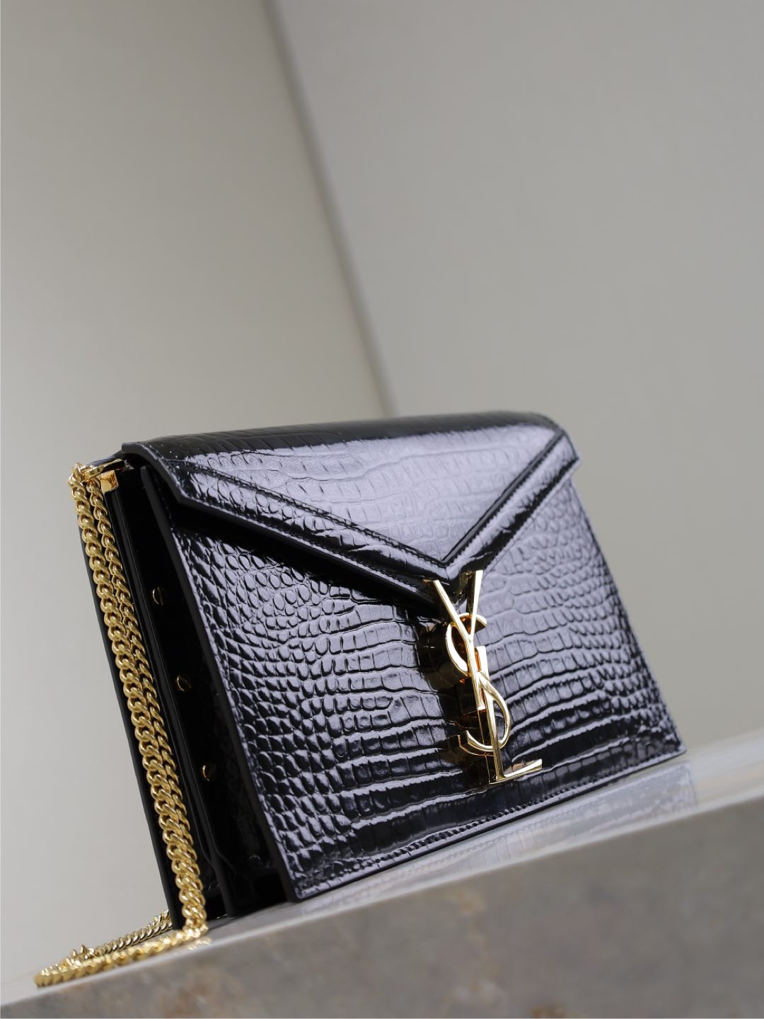 CASSANDRA CHAIN BAG 22 IN BLACK CROCODILE PATTERN CALFSKIN GOLD HARDWARE mysite