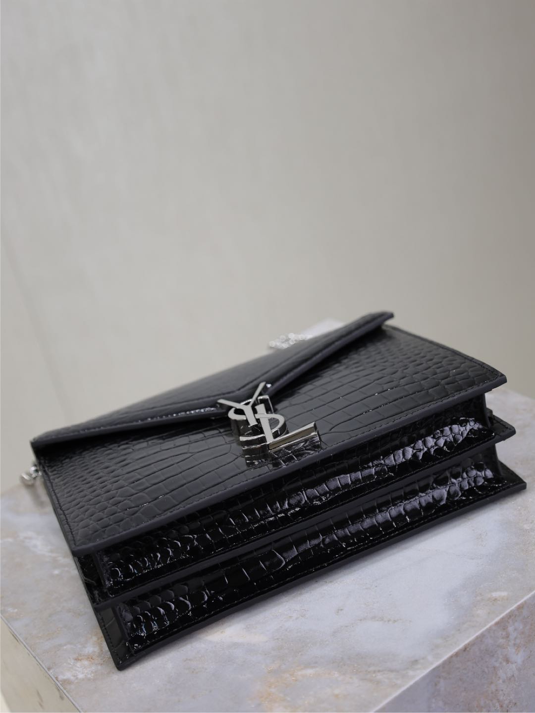 CASSANDRA CHAIN BAG 22 IN BLACK CROCODILE PATTERN CALFSKIN SILVER HARDWARE mysite