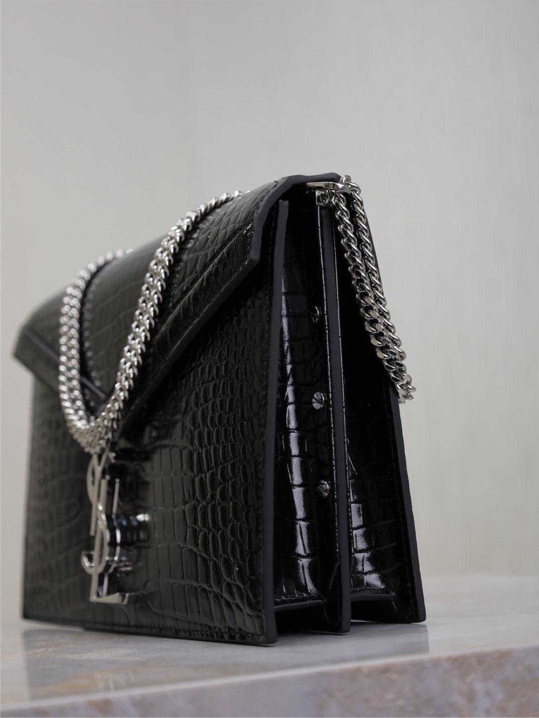 CASSANDRA CHAIN BAG 22 IN BLACK CROCODILE PATTERN CALFSKIN SILVER HARDWARE mysite