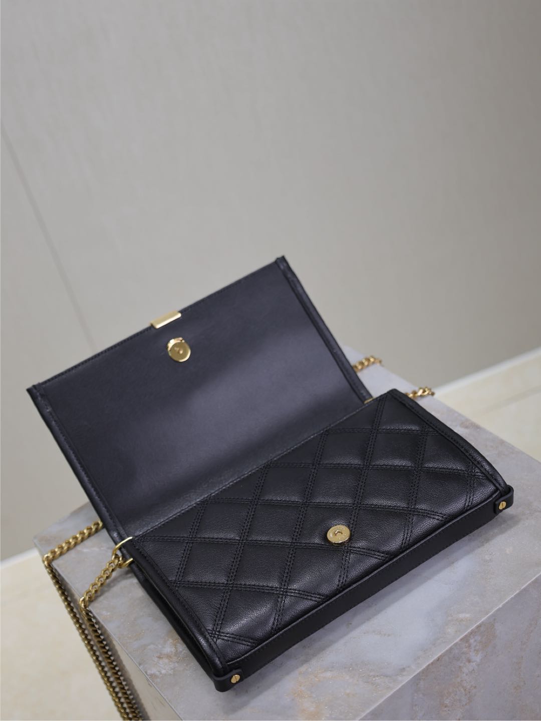 BECKY 22 IN BLACK QUILTED LAMBSKIN GOLD HARDWARE mysite