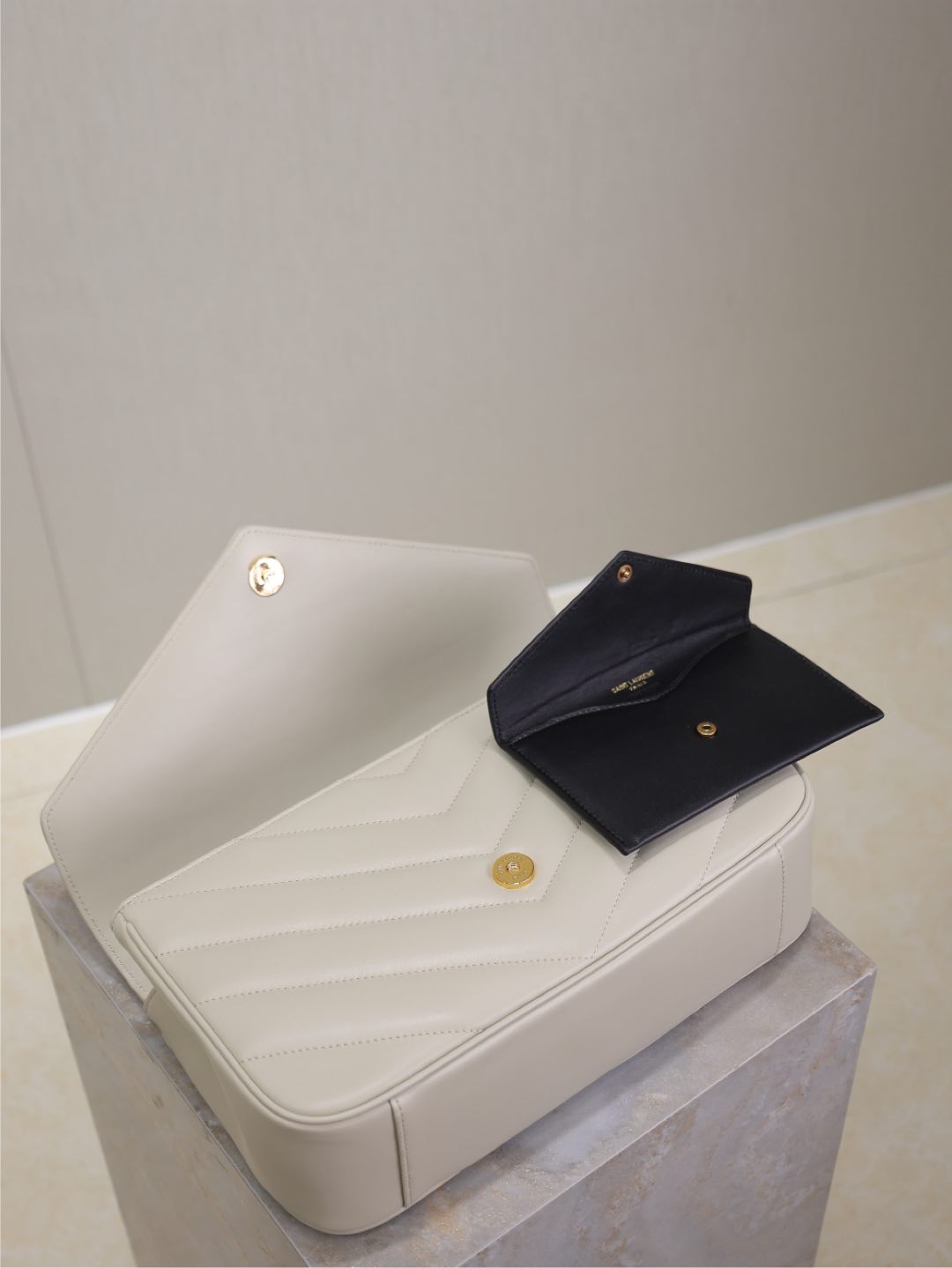 LOULOU MEDIUM 29 IN WHITE SHEEPSKIN GOLD HARDWARE mysite