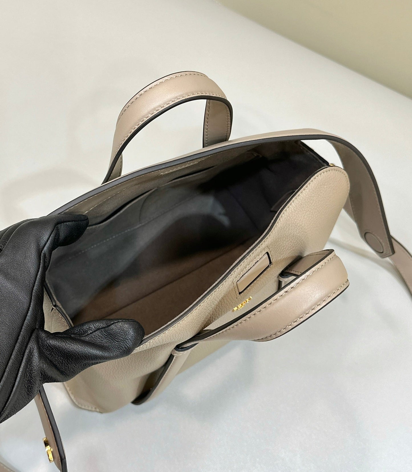 FENDI 27 BAG IN TAN BROWN CALFSKIN WITH GOLD HARDWARE mysite