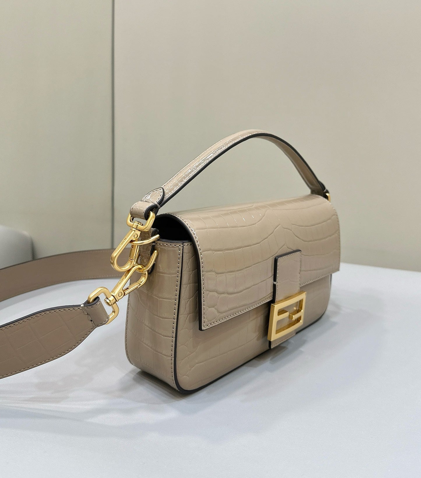 FENDI BAGUETTE 27 BAG IN SAND BEIGE CALFSKIN WITH GOLD HARDWARE mysite