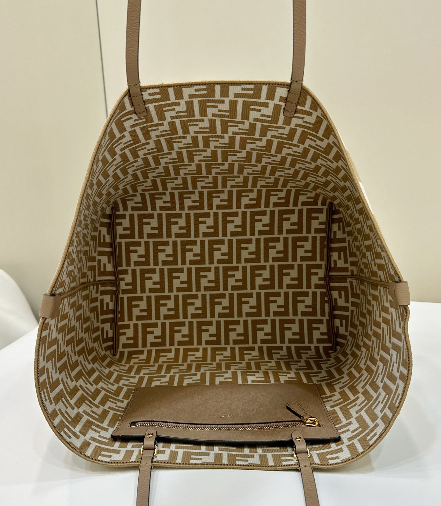 FENDI ROLL 33 TOTE BAG IN PEANUT BROWN MIX WHITE CANVAS mysite