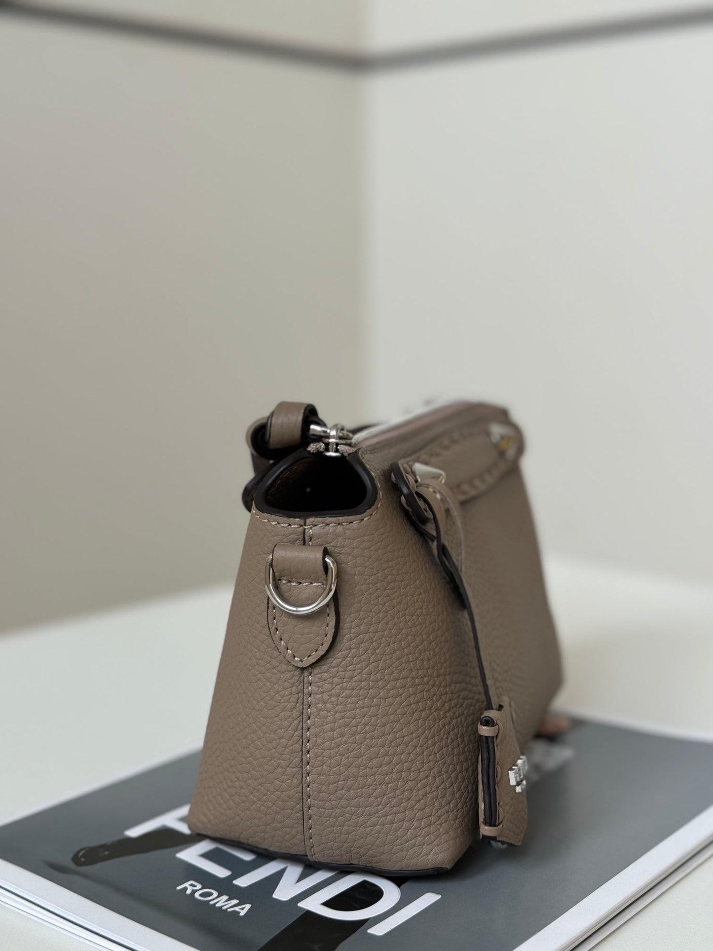 BY THE WAY SELLERIA MINI 20 IN MEDIUM BROWN GRAINED CALFSKIN mysite