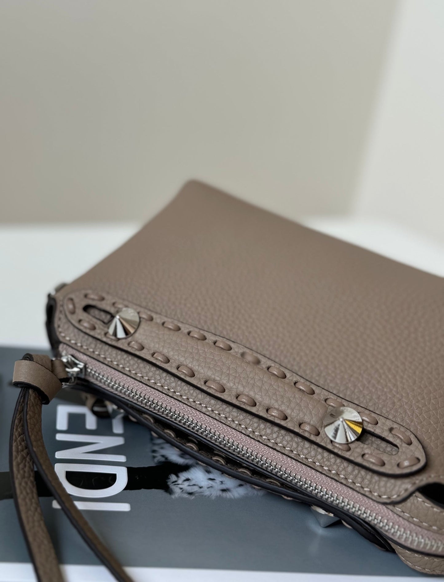 BY THE WAY SELLERIA MINI 20 IN MEDIUM BROWN GRAINED CALFSKIN mysite