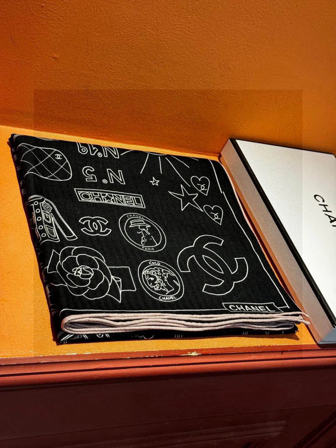 CHANEL 25S SCARF 140 IN SILK 735811 mysite