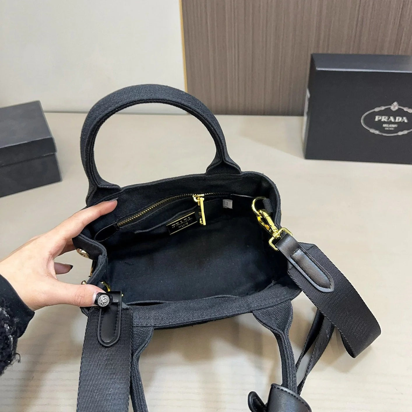 EMBOSSED LOGO TOTE BAG 30 IN BLACK FABIC mysite