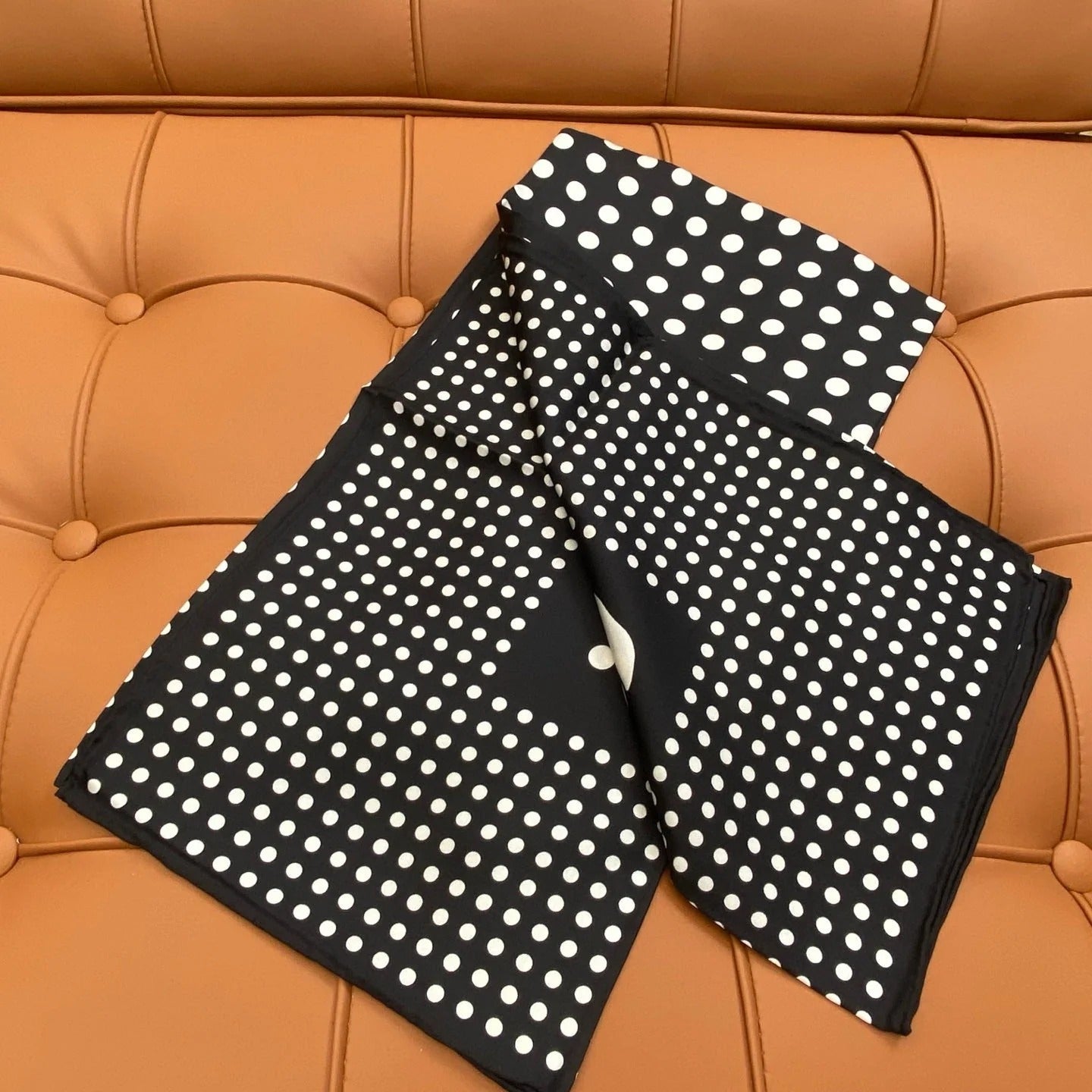 CHANEL 25S SCARF 90 IN SILK 703690 mysite