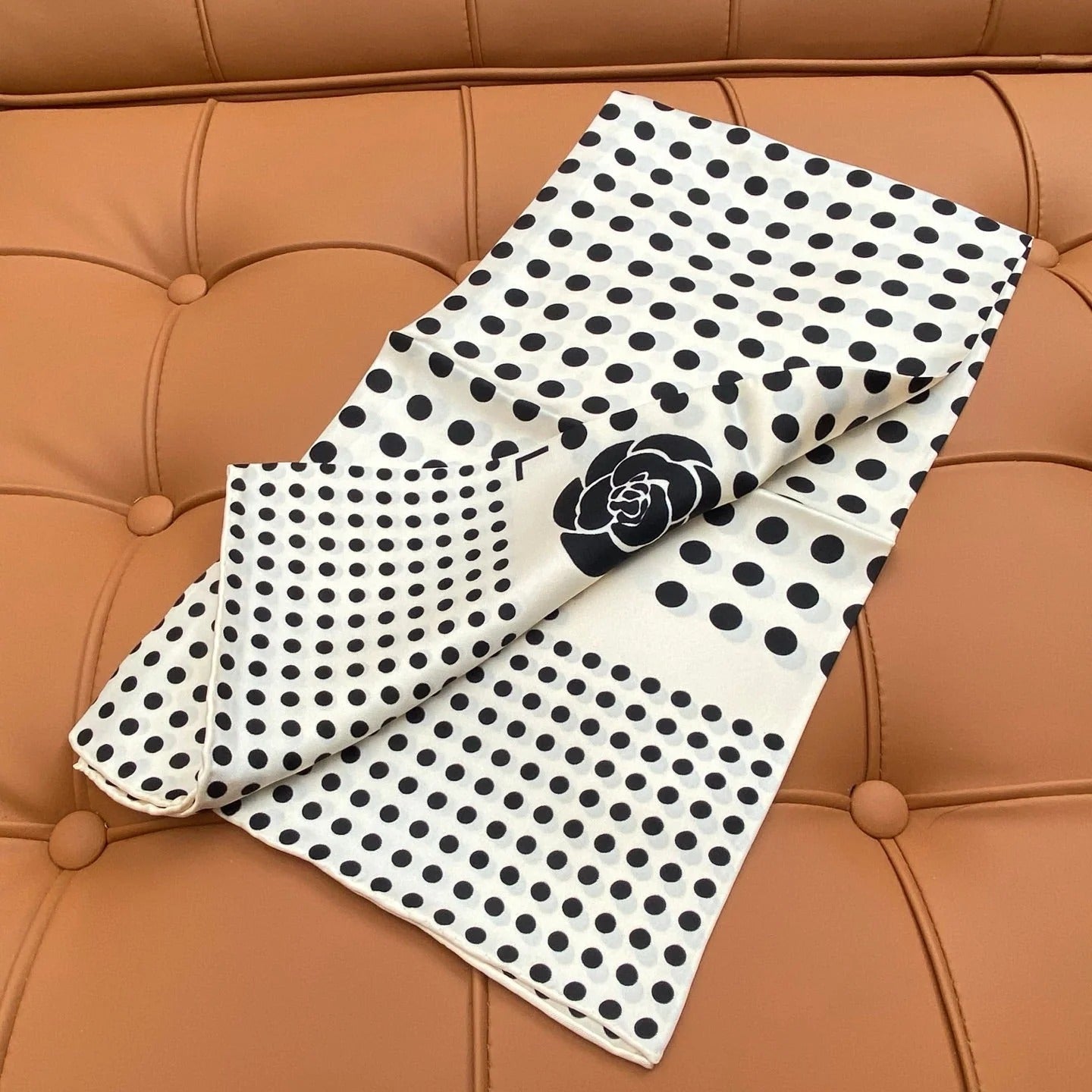 CHANEL 25S SCARF 90 IN SILK 703691 mysite