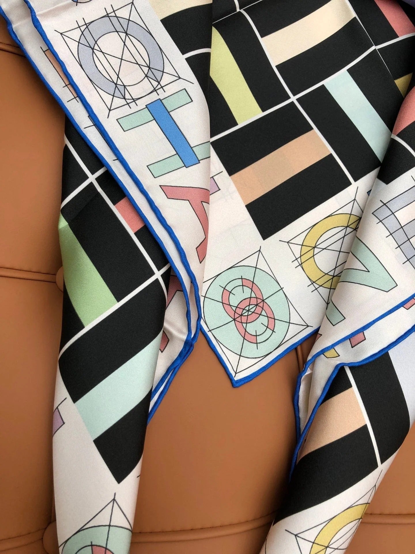 CHANEL 25S SCARF 90 IN SILK 704584 mysite