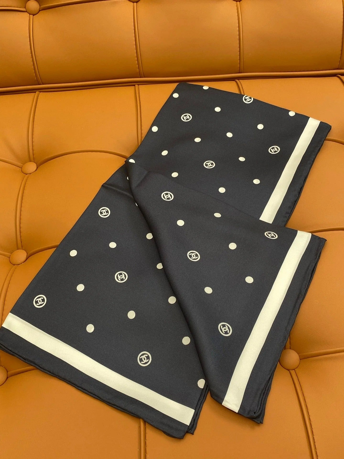 CHANEL 25S SCARF 90 IN SILK 704603 mysite