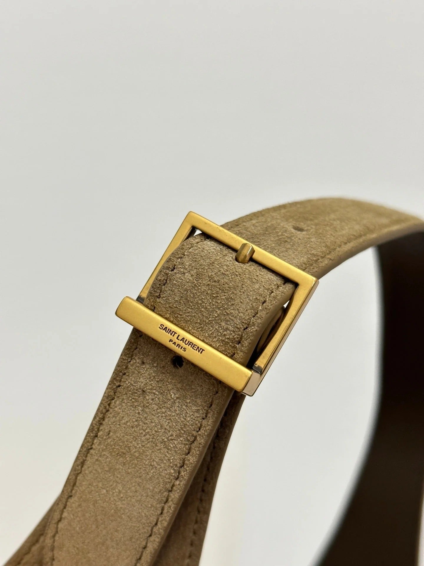 LE 5 À 7 SUPPLE SMALL 22 IN PEANUT BROWN SUEDE mysite