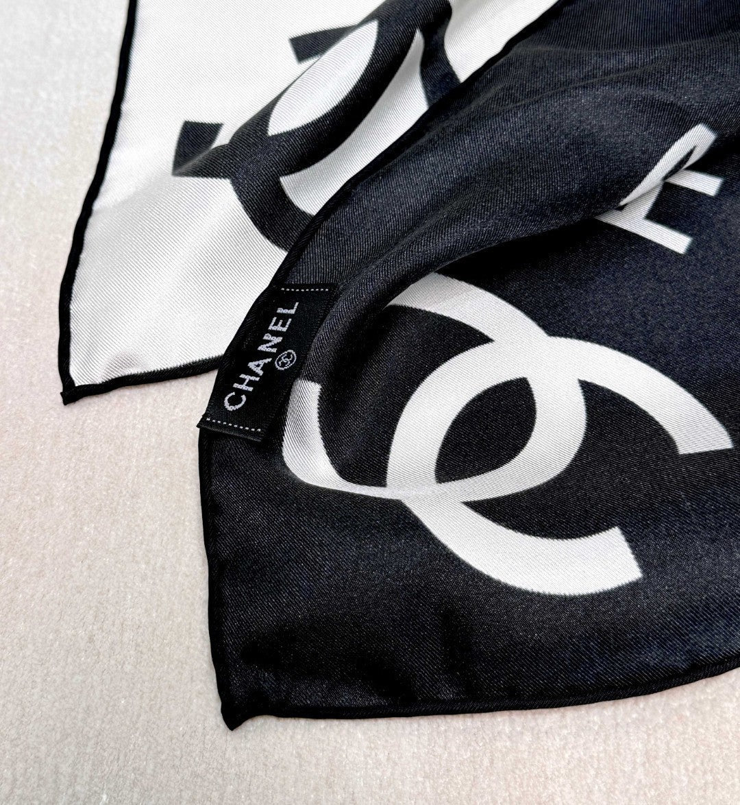 CHANEL 25S SCARF 90 IN SILK 720005 mysite