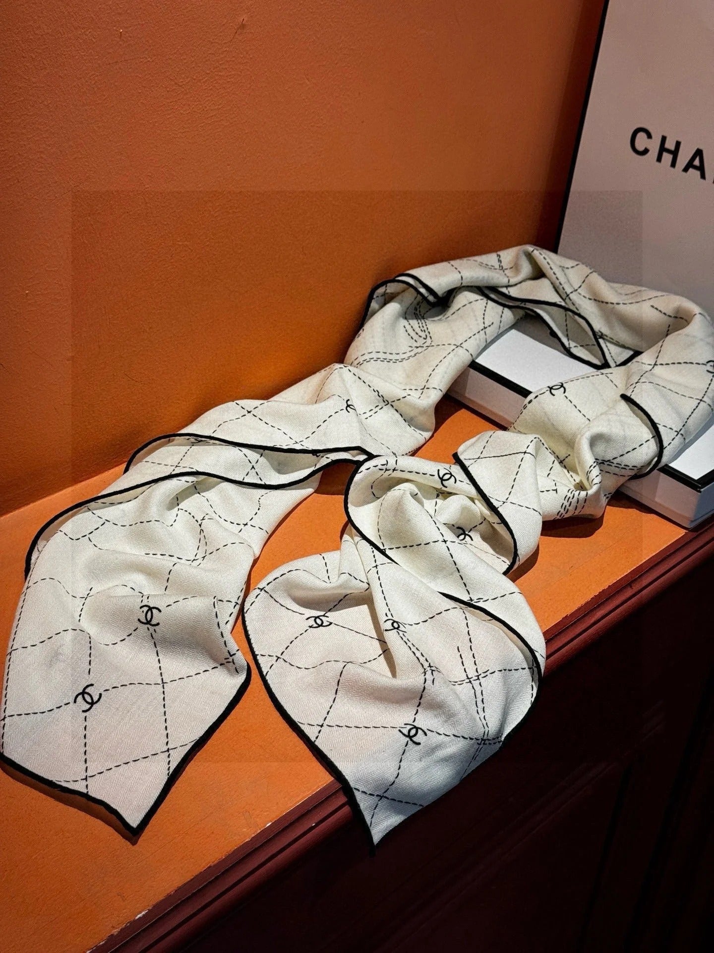 CHANEL 25S SCARF 140 IN SILK 735801 mysite