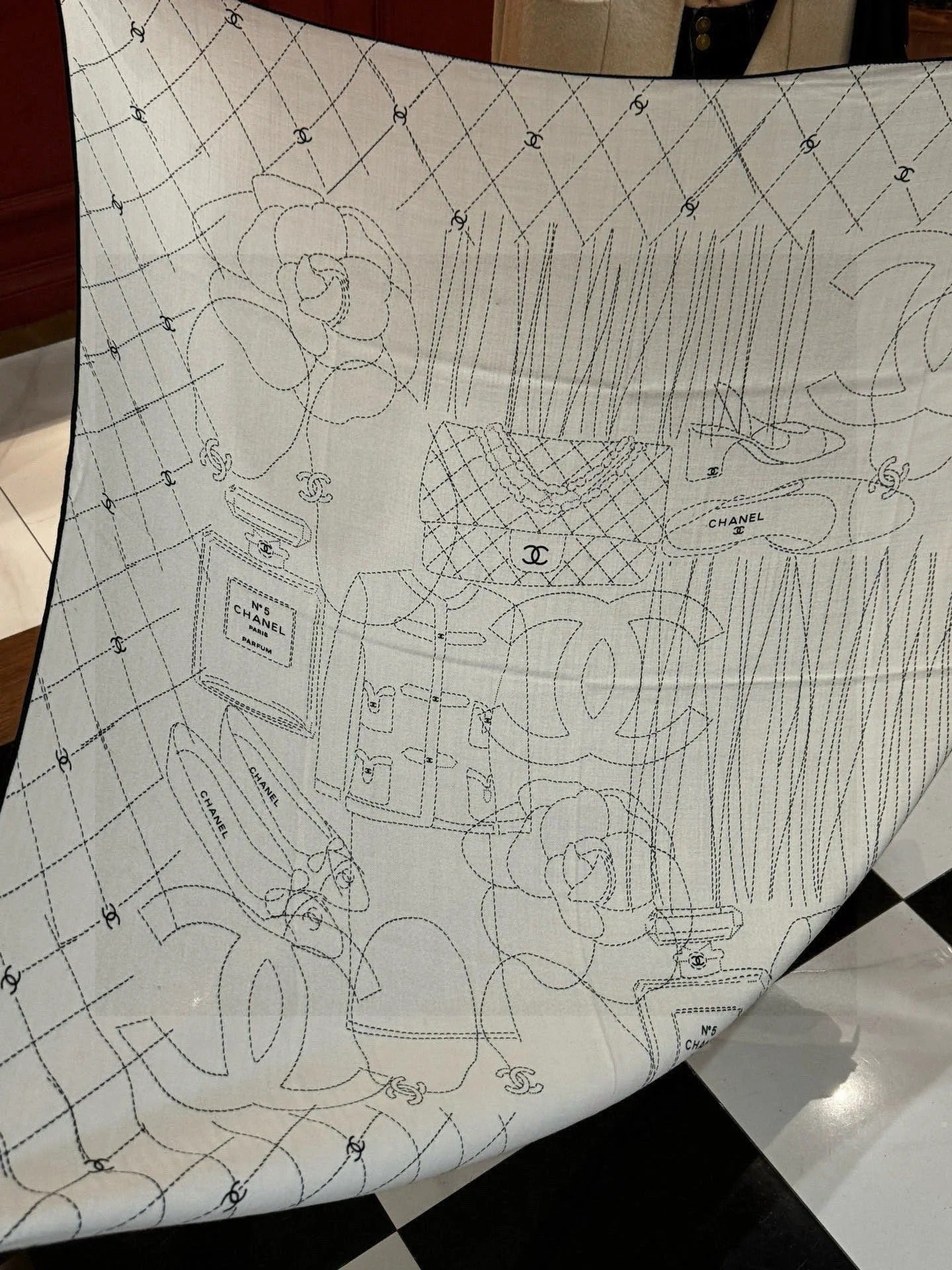 CHANEL 25S SCARF 140 IN SILK 735801 mysite