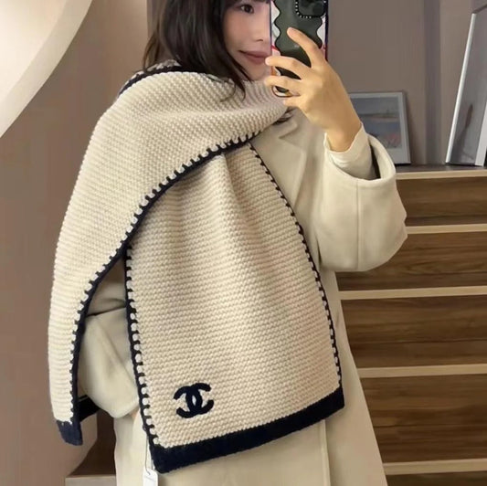 KNIT SCARF 200 CM IN WHITE CASHMERE WITH BLACK LOGO 383911 mysite