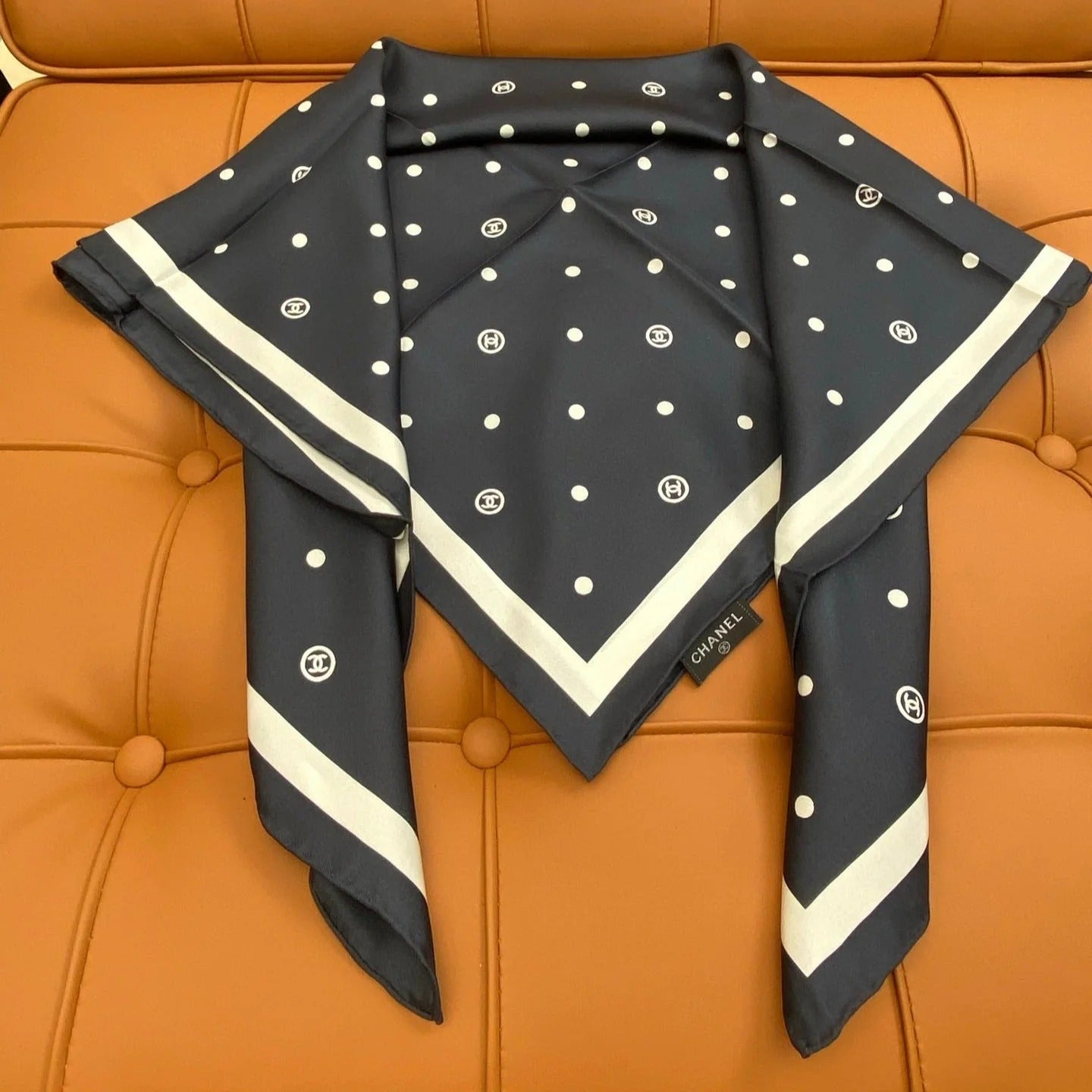 CHANEL 25S SCARF 90 IN SILK 704603 mysite