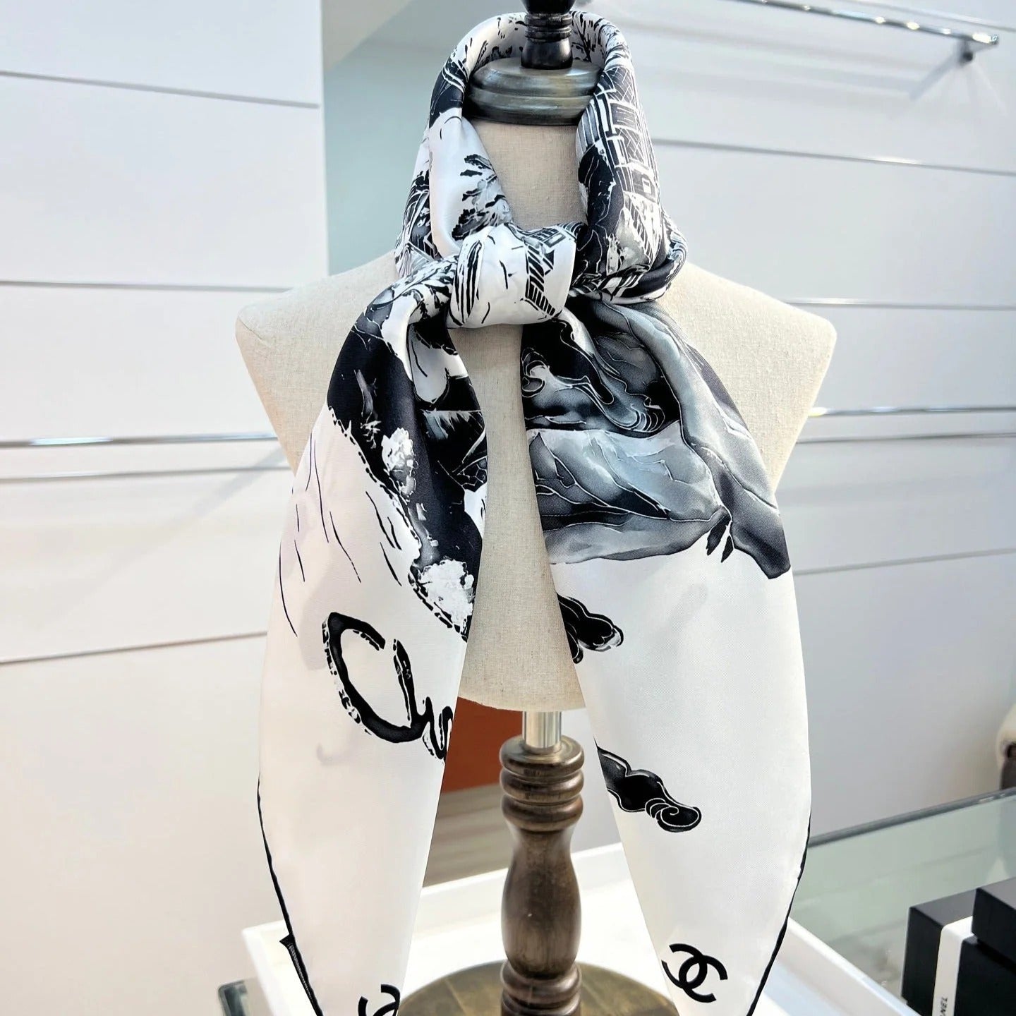 CHANEL 25S SCARF 90 IN SILK 735865 mysite