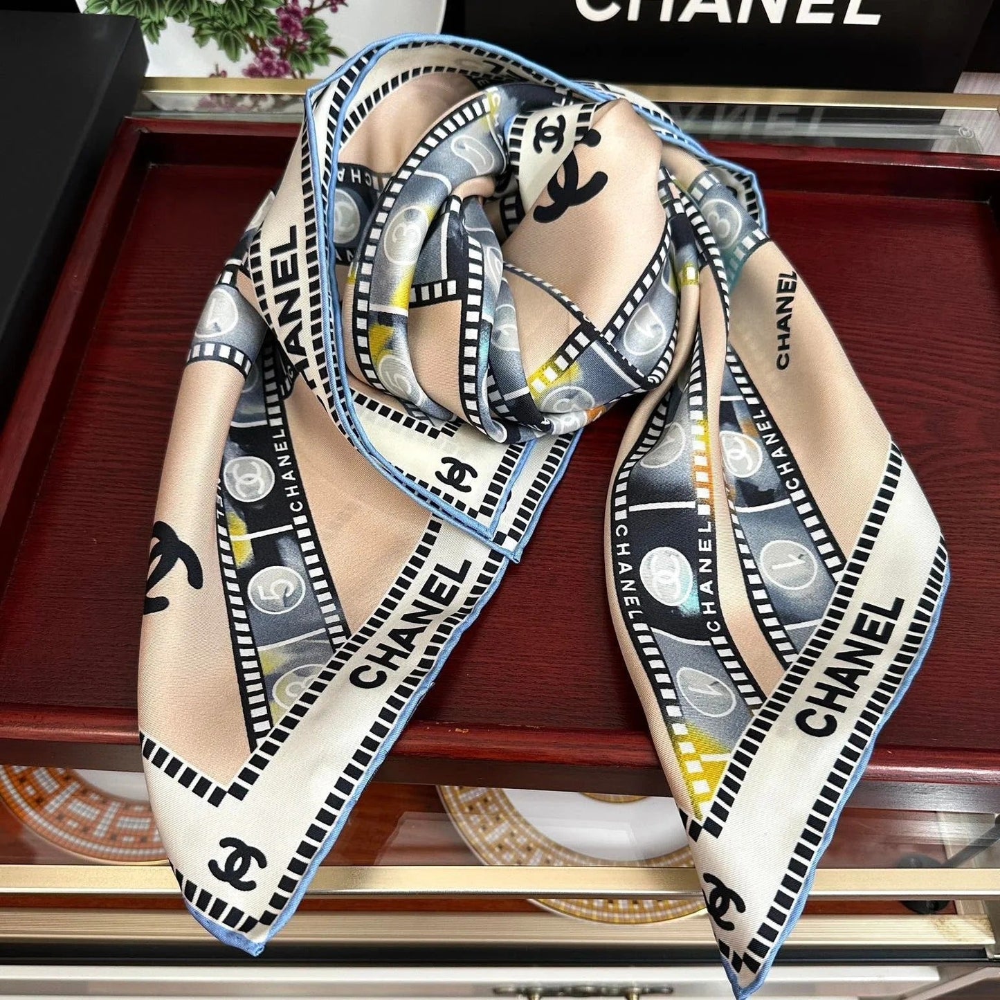 CHANEL 25S SCARF 90 IN SILK 727362 mysite