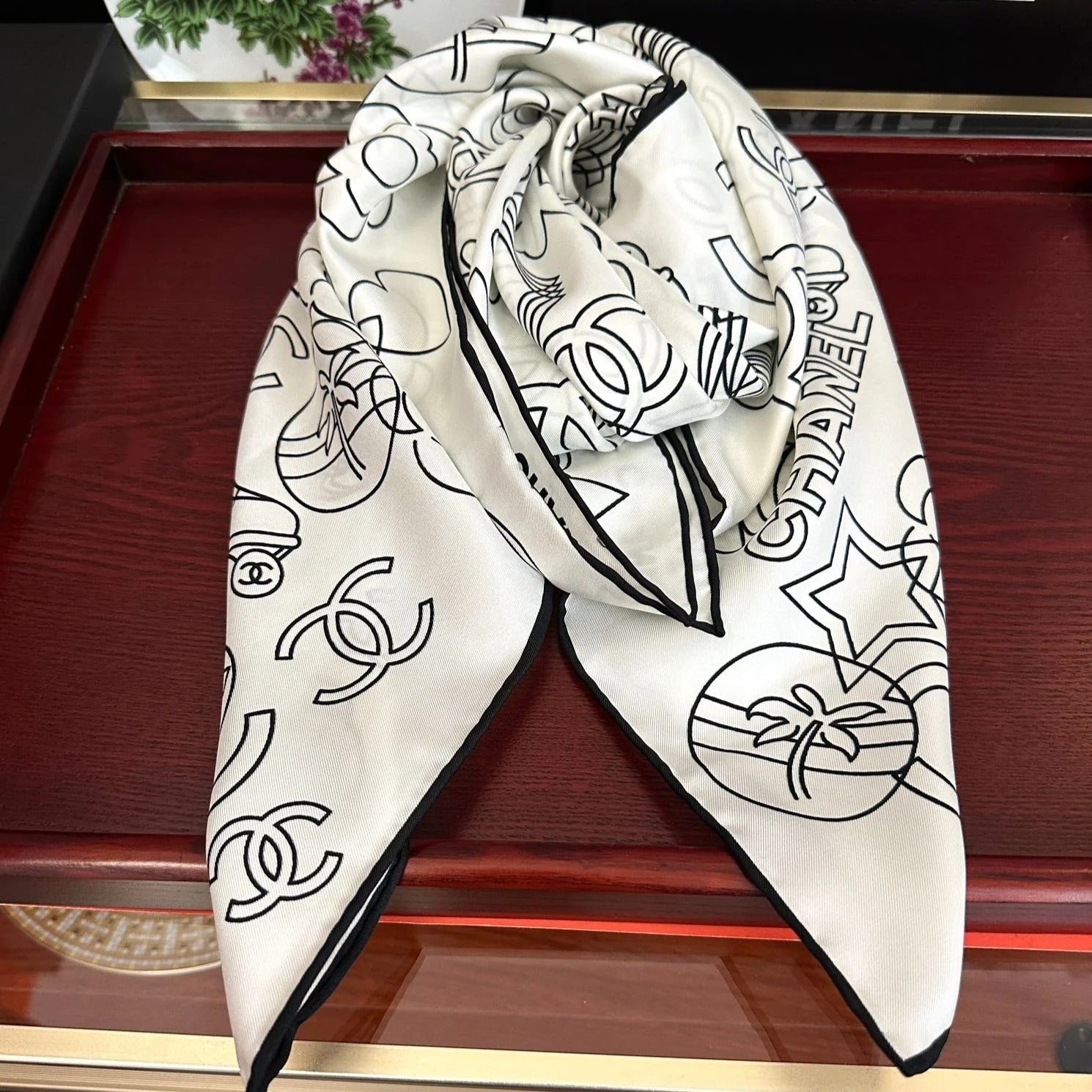 CHANEL 25S SCARF 90 IN SILK 738437 mysite