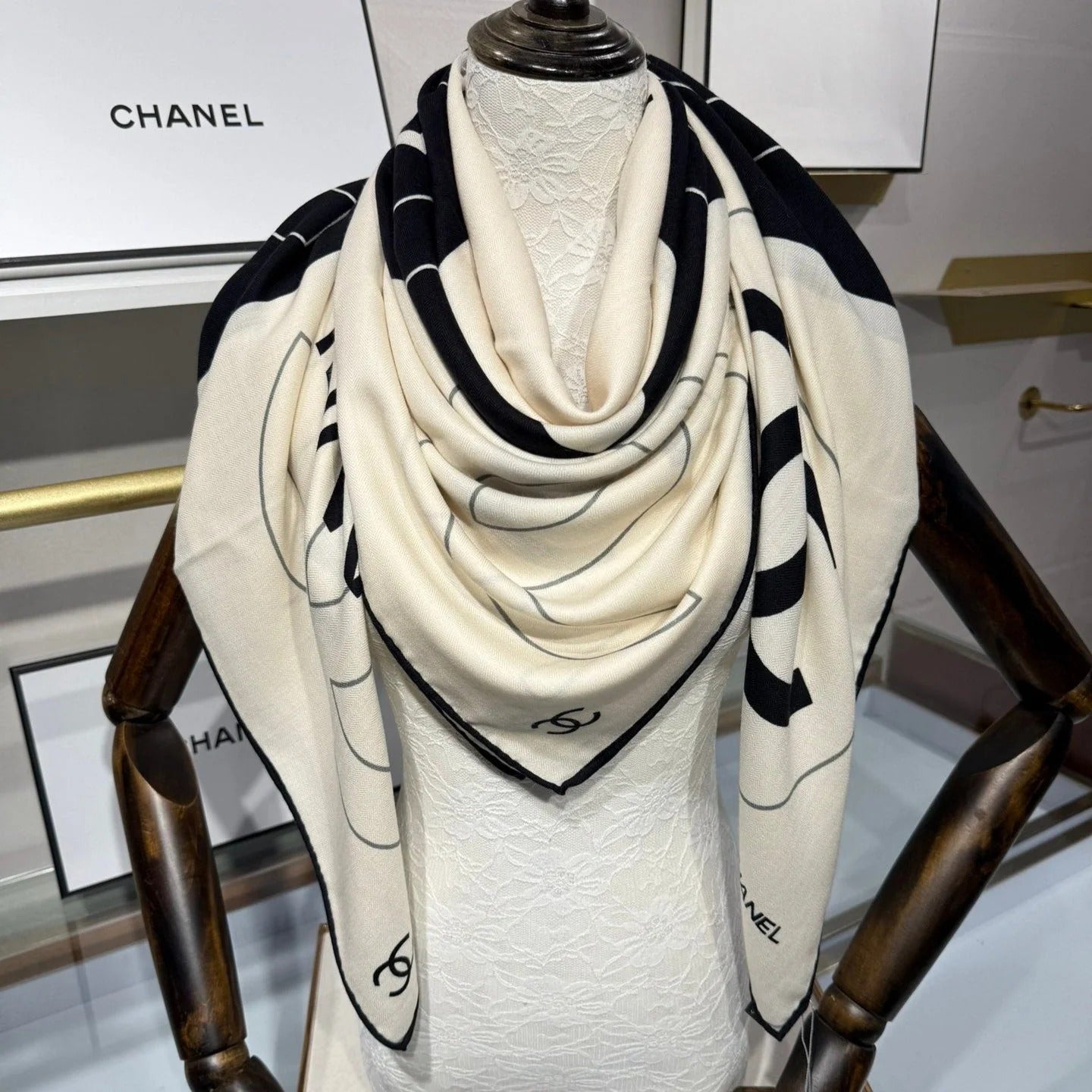 CHANEL 25S SCARF 140 IN SILK 732177 mysite