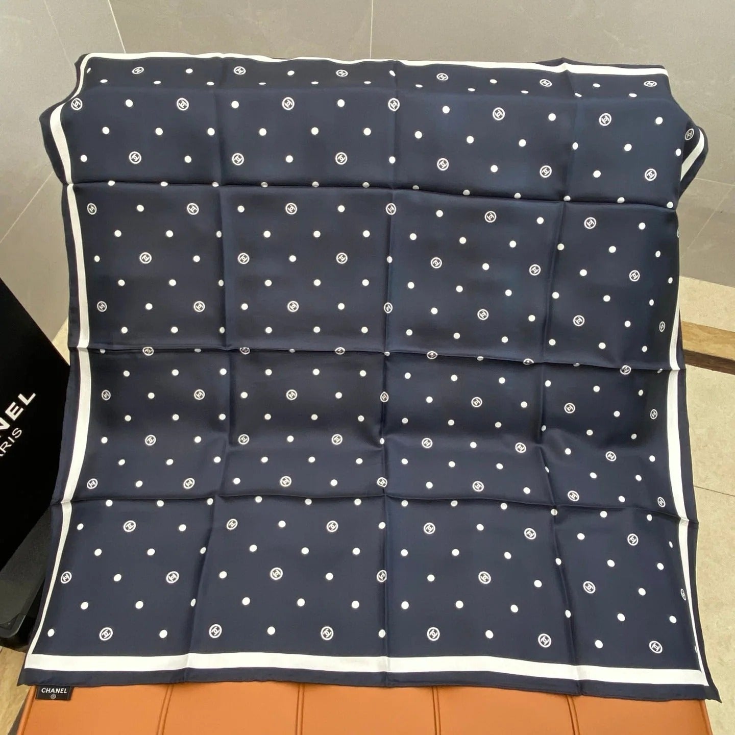 CHANEL 25S SCARF 90 IN SILK 704603 mysite