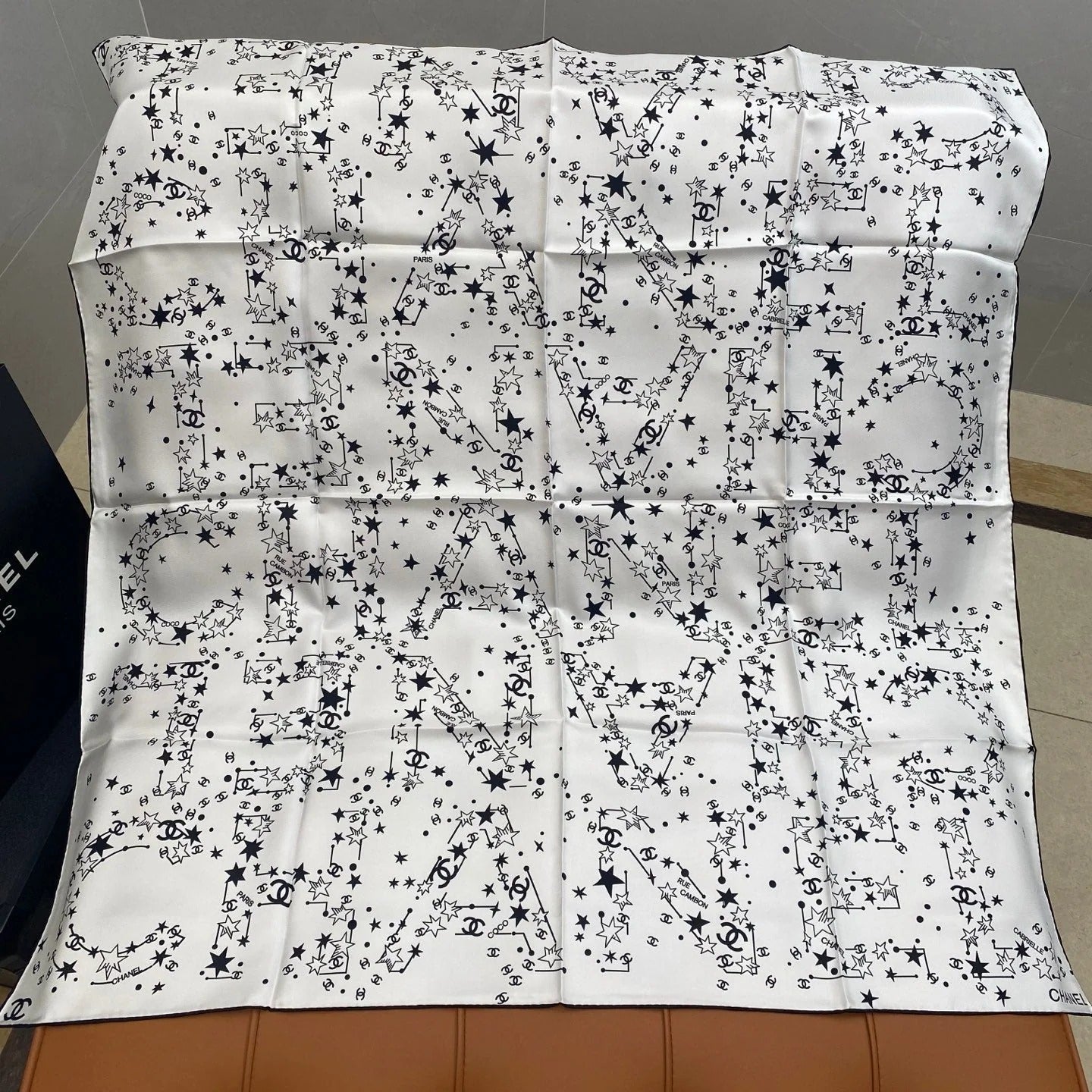 CHANEL 25S SCARF 90 IN SILK 704602 mysite