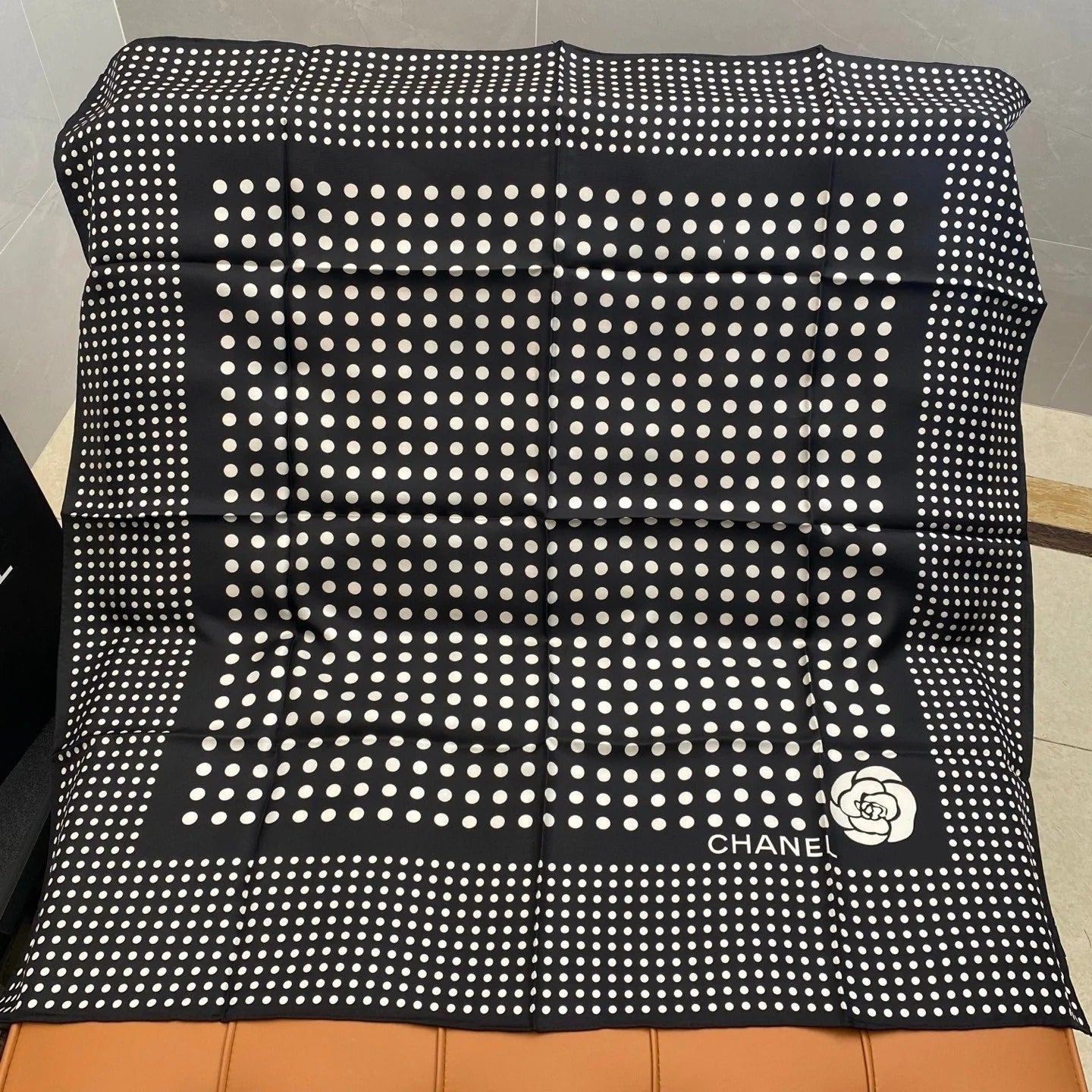 CHANEL 25S SCARF 90 IN SILK 703690 mysite