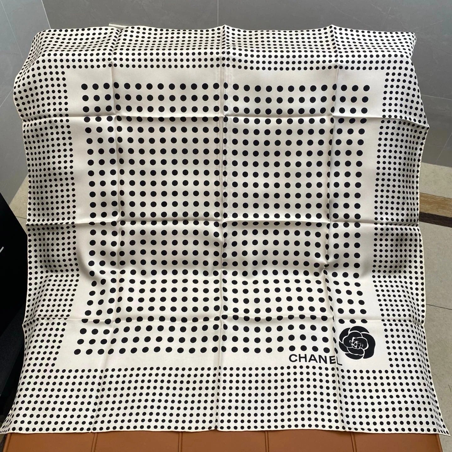 CHANEL 25S SCARF 90 IN SILK 703691 mysite