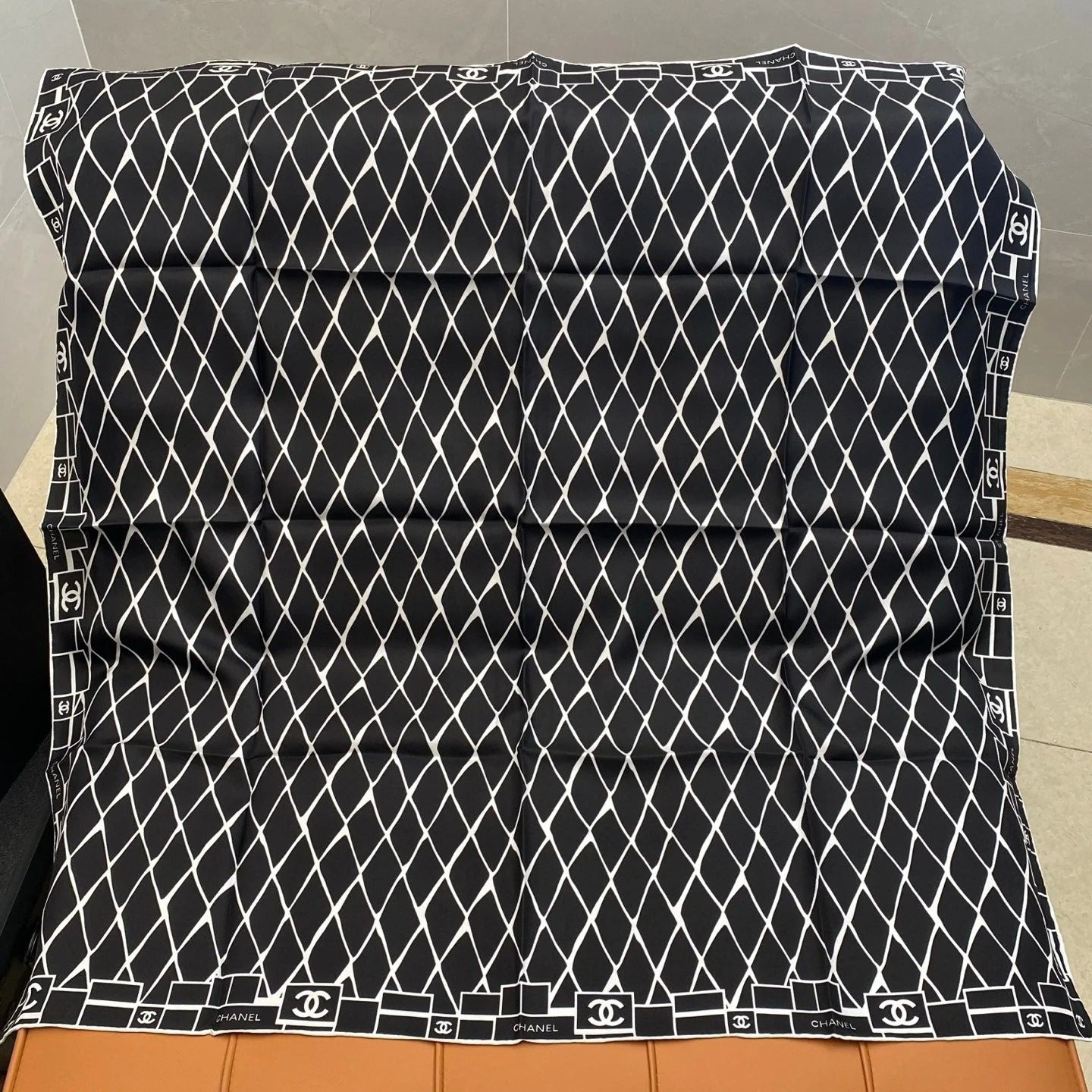 CHANEL 25S SCARF 90 IN SILK 703695 mysite