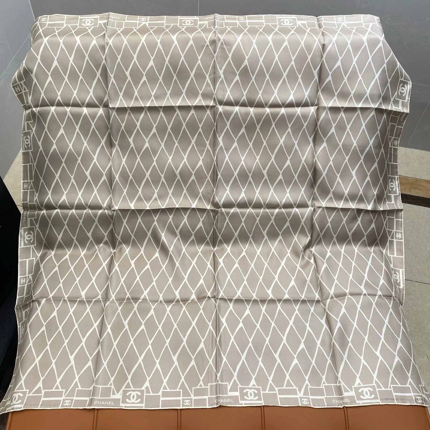 CHANEL 25S SCARF 90 IN SILK 703693 mysite