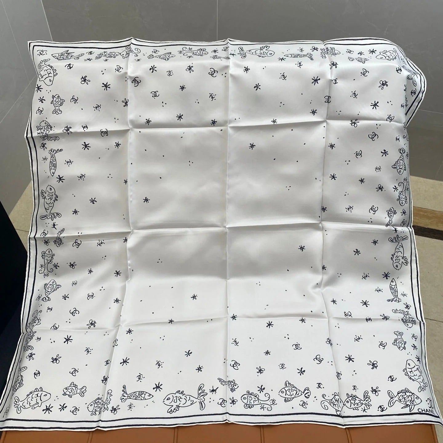 CHANEL 25S SCARF 90 IN SILK 703705 mysite